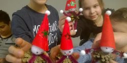 Dzieci poznały obrzędy bożonarodzeniowe i zrobiły swoje ozdoby choinkowe