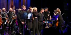 Kasia Moś zachwycającym koncertem zakończyła XX Letnią Filharmonię AUKSO