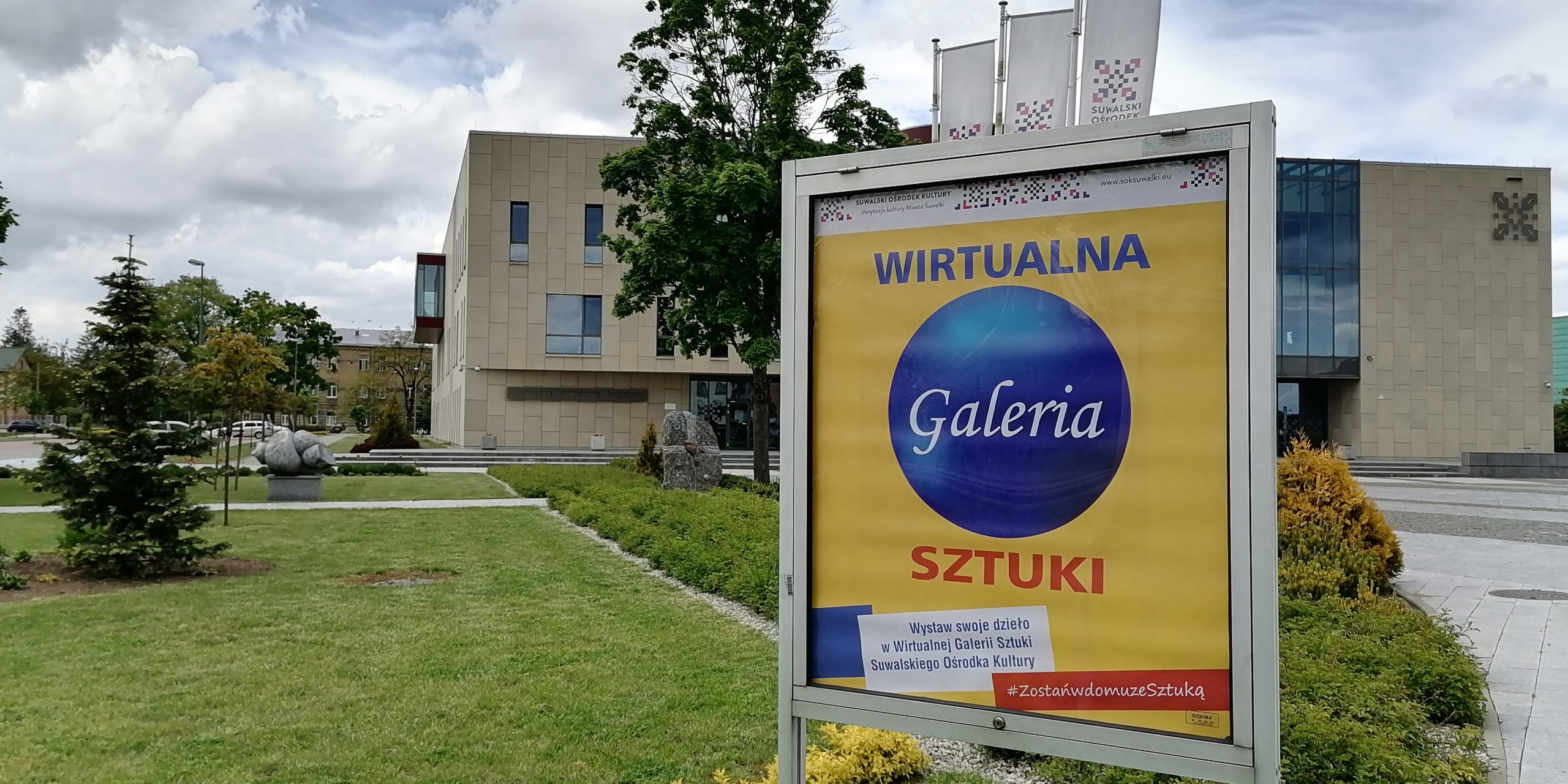 Wirtualna Galeria Sztuki wychodzi w plener
